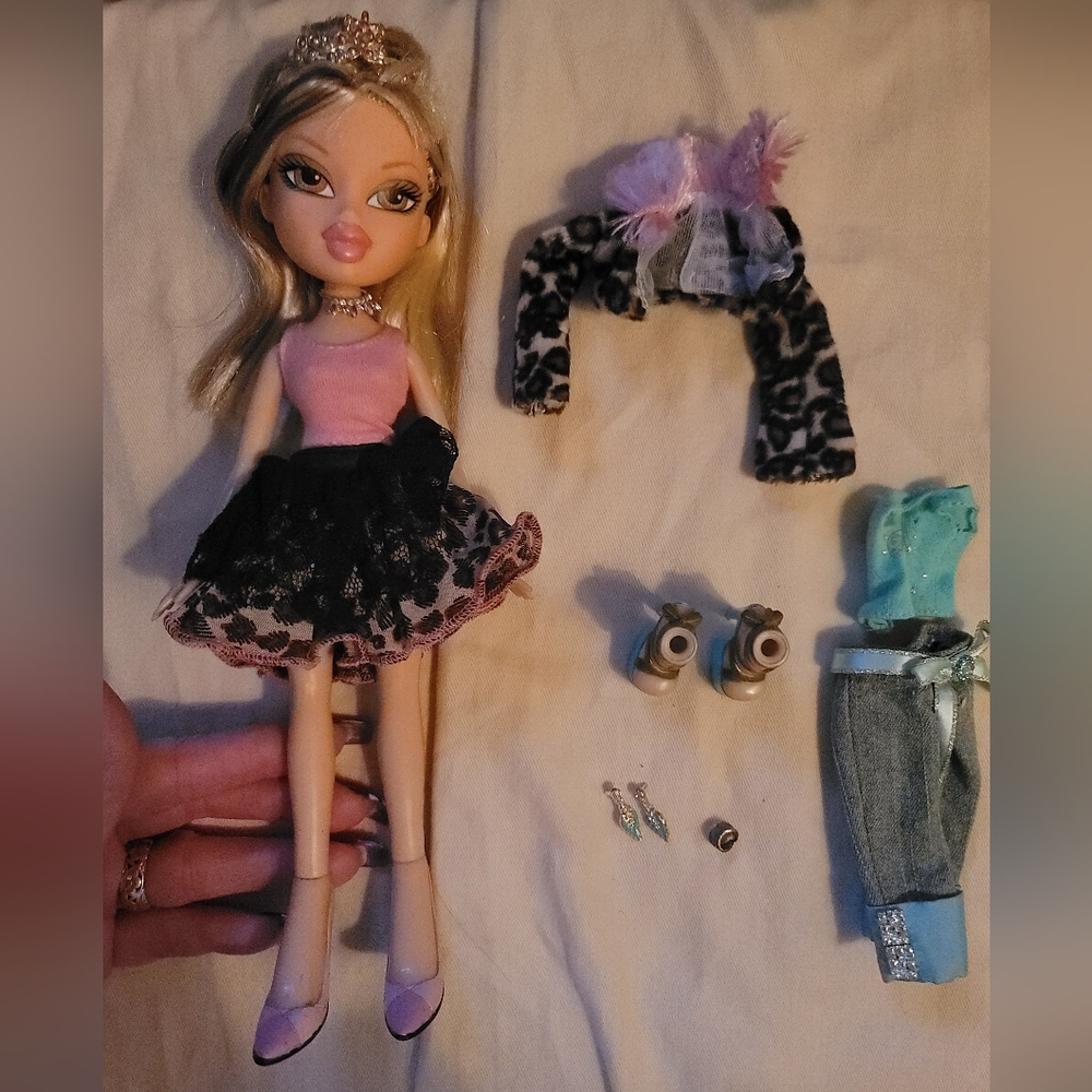 Bratz Doll with extra outfit